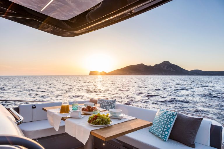 Yacht Invictus GT370 – motor yacht charter in Lisbon, photo 24 | GMS Yachting