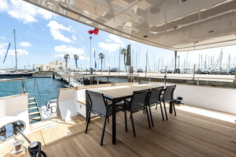 SuperYacht Falcon 82 – motor yacht charter in Cascais, photo 4 | GMS Yachting