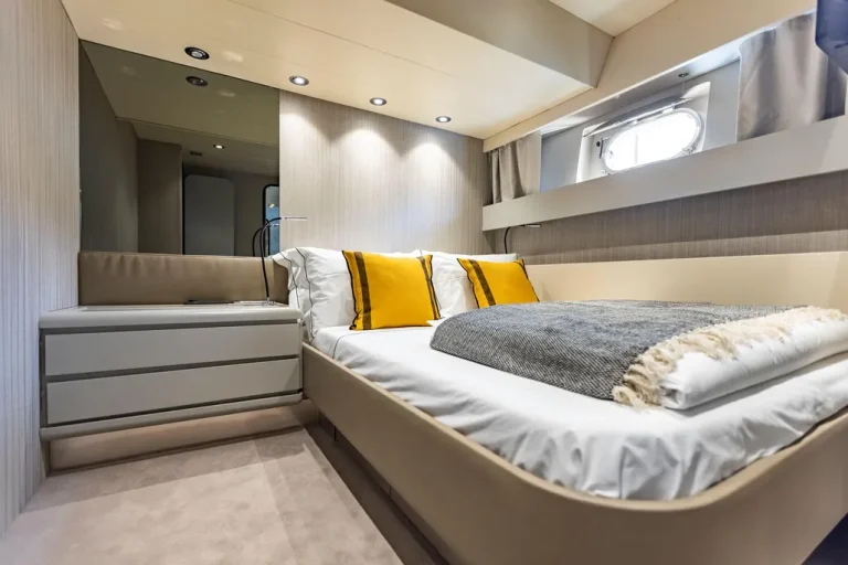 SuperYacht Falcon 82 – motor yacht charter in Cascais, photo 13 | GMS Yachting