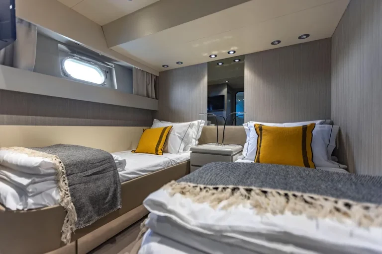 SuperYacht Falcon 82 – motor yacht charter in Cascais, photo 15 | GMS Yachting