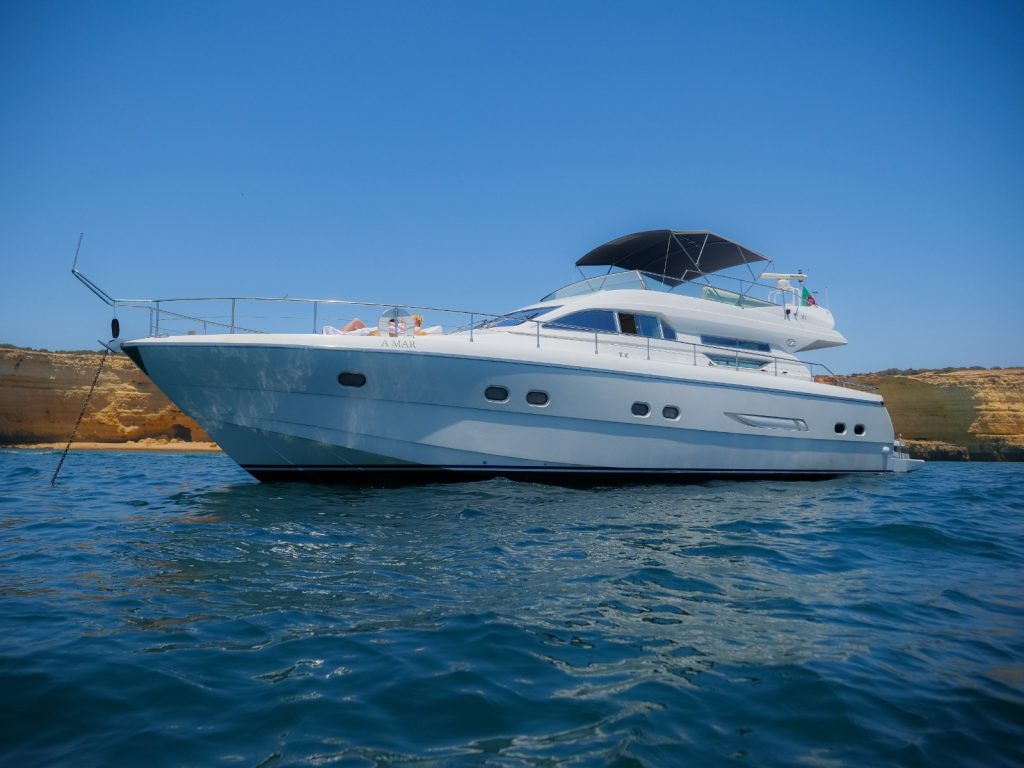 Yacht Flybridge 65 – private yacht rental in Vilamoura with skipper | GMS Yachting