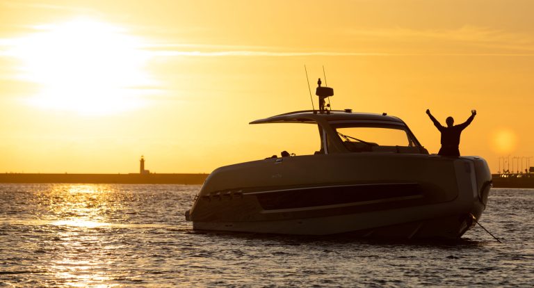 Yacht Invictus TT460 – yacht charter in Porto, photo 7 | GMS Yachting