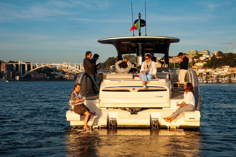 Yacht Invictus TT460 – yacht charter in Porto, photo 10 | GMS Yachting