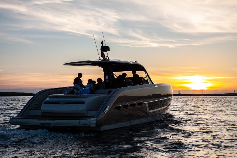 Yacht Invictus TT460 – yacht charter in Porto, photo 4 | GMS Yachting