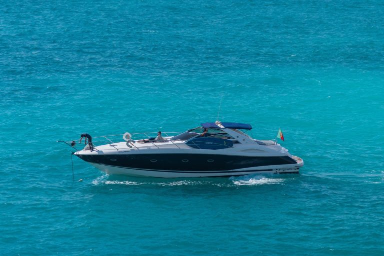 Yacht Sunseeker 53 – yacht charter in Vilamoura, photo 2 | GMS Yachting