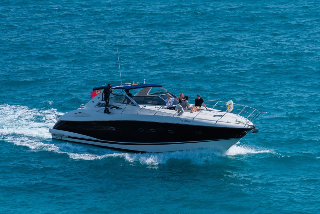 Yacht Sunseeker 53 – private yacht rental in Vilamoura with skipper | GMS Yachting
