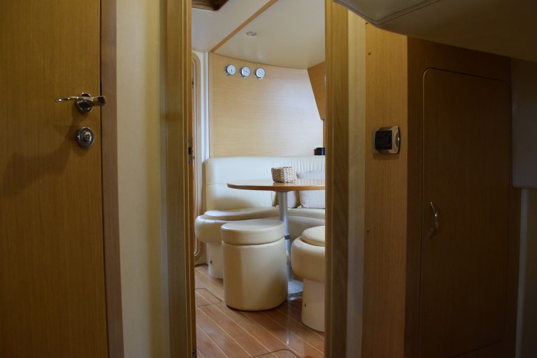 Yacht Primatist G41 – motor yacht charter in Lisbon, photo 11 | GMS Yachting