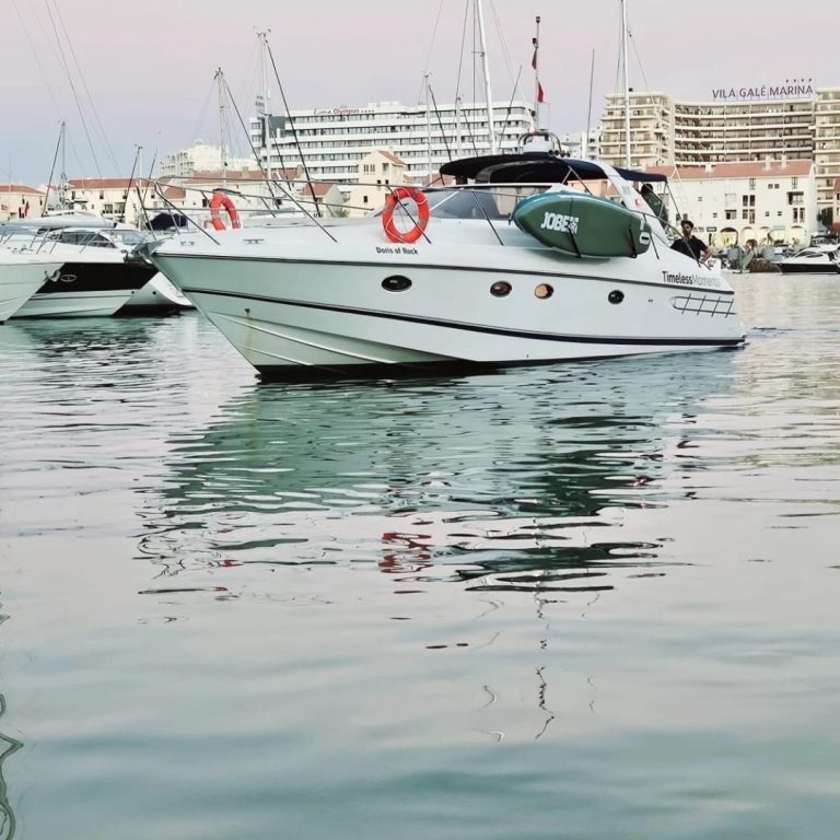 Yacht Princess V42 – yacht charter in Vilamoura, photo 2 | GMS Yachting