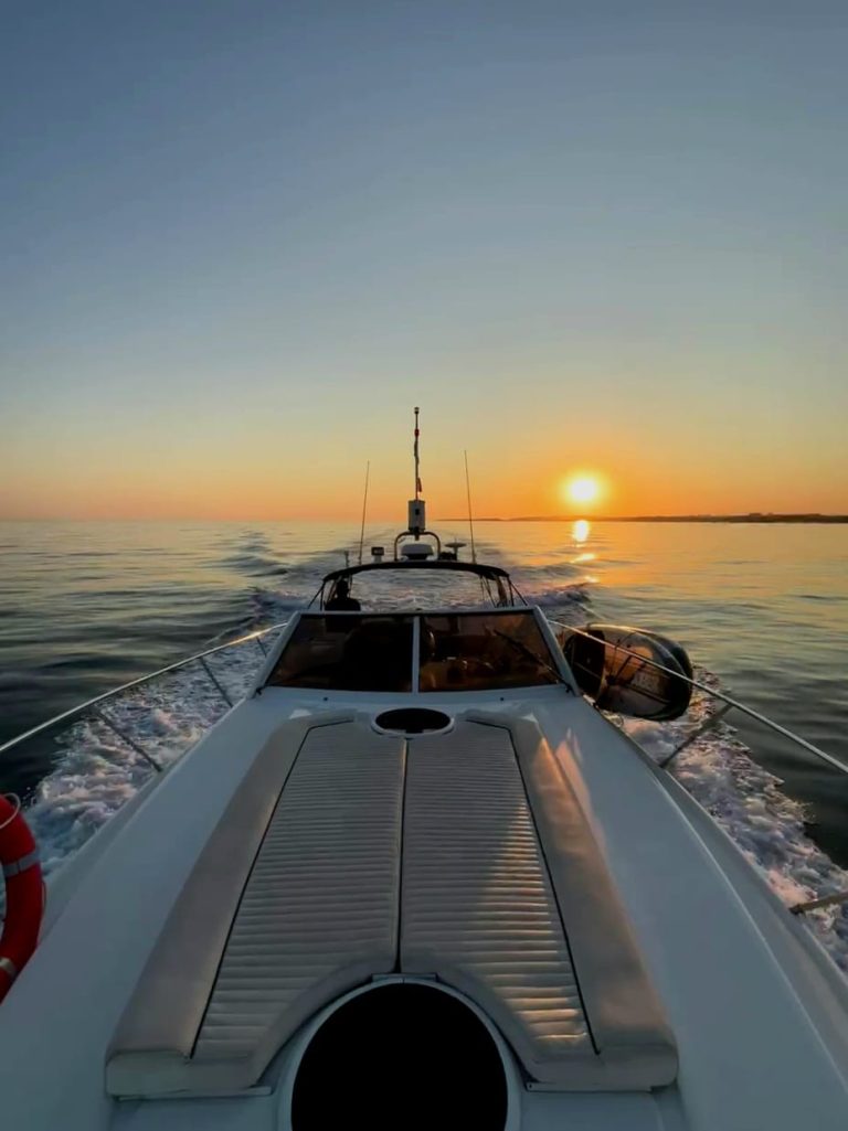 Yacht Princess V42 – yacht charter in Vilamoura, photo 4 | GMS Yachting
