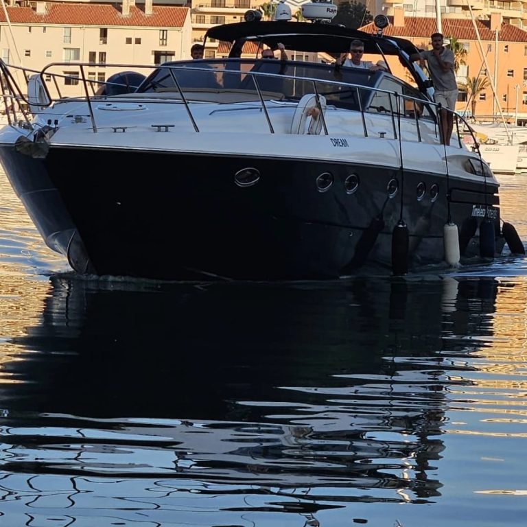 Yacht Princess V55 – yacht charter in Vilamoura, photo 3 | GMS Yachting