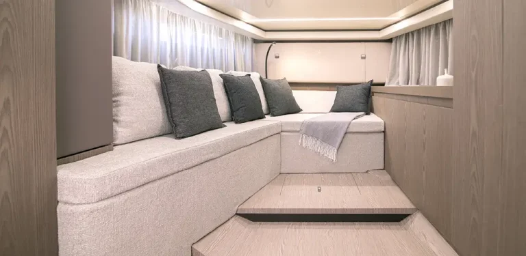 Yacht Invictus GT370 – motor yacht charter in Lisbon, photo 16 | GMS Yachting