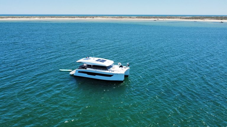 Catamaran Fountaine Pajot 40 – catamaran charter in Vilamoura, photo 3 | GMS Yachting