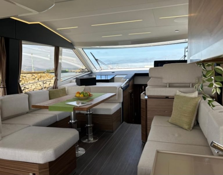 Yacht Greenline 45 Fly – motor yacht charter in Setúbal, photo 5 | GMS Yachting