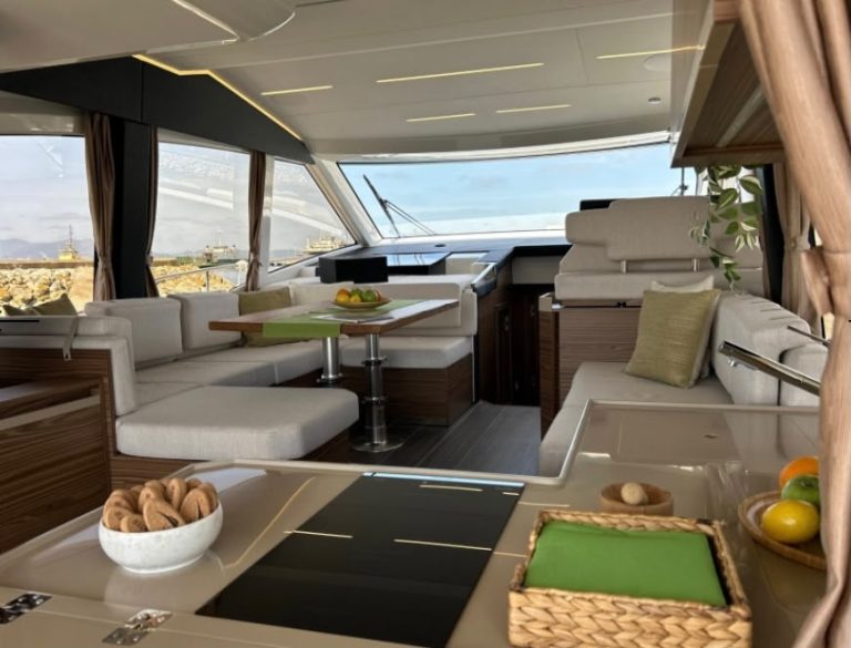 Yacht Greenline 45 Fly – motor yacht charter in Setúbal, photo 6 | GMS Yachting