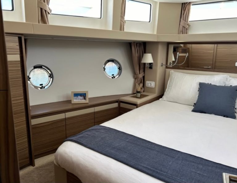 Yacht Greenline 45 Fly – motor yacht charter in Setúbal, photo 7 | GMS Yachting