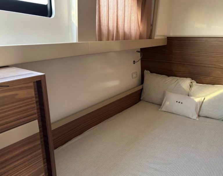 Yacht Greenline 45 Fly – motor yacht charter in Setúbal, photo 8 | GMS Yachting