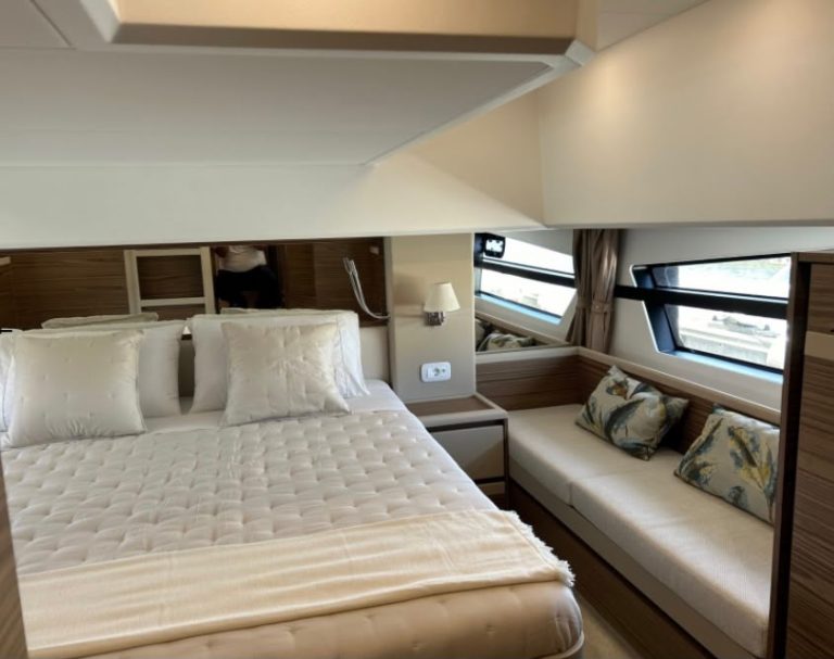 Yacht Greenline 45 Fly – motor yacht charter in Setúbal, photo 9 | GMS Yachting