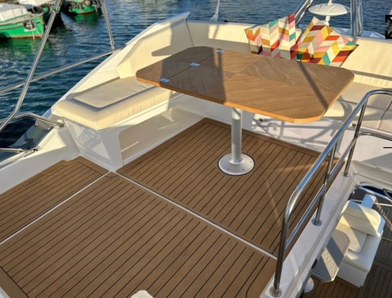 Yacht Greenline 45 Fly – motor yacht charter in Setúbal, photo 11 | GMS Yachting