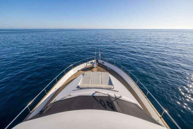 Yacht Lunga 72 – motor yacht charter in Lisbon, photo 4 | GMS Yachting