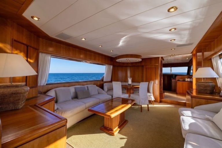 Yacht Lunga 72 – motor yacht charter in Lisbon, photo 8 | GMS Yachting