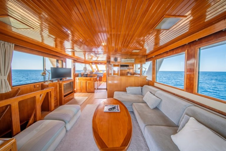 Yacht Alexander 56 – motor yacht charter in Lisbon, photo 8 | GMS Yachting