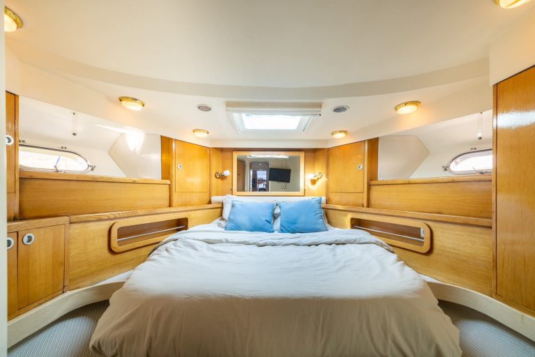 Yacht Princess 45 – motor yacht charter in Lisbon, photo 7 | GMS Yachting