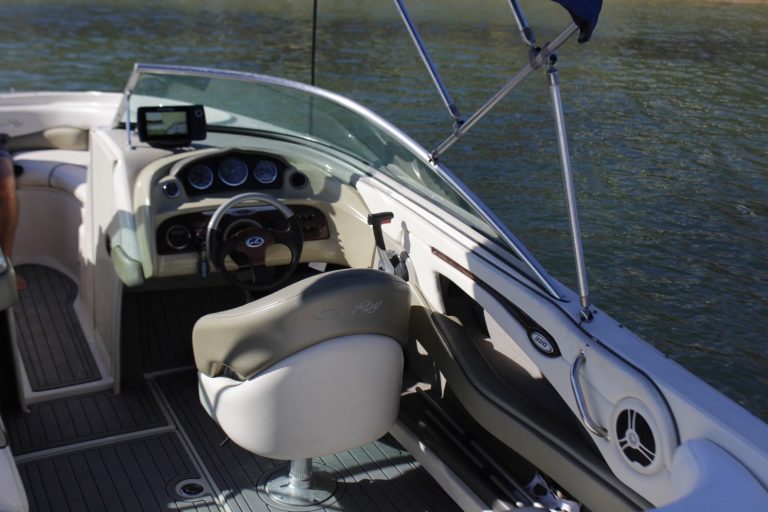 Sea-Ray Boat – motor yacht charter in Lisbon, photo 12 | GMS Yachting