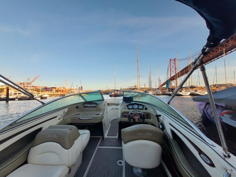 Sea-Ray Boat – motor yacht charter in Lisbon, photo 14 | GMS Yachting