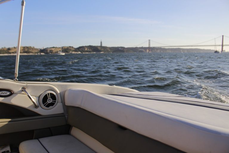 Sea-Ray Boat – motor yacht charter in Lisbon, photo 15 | GMS Yachting