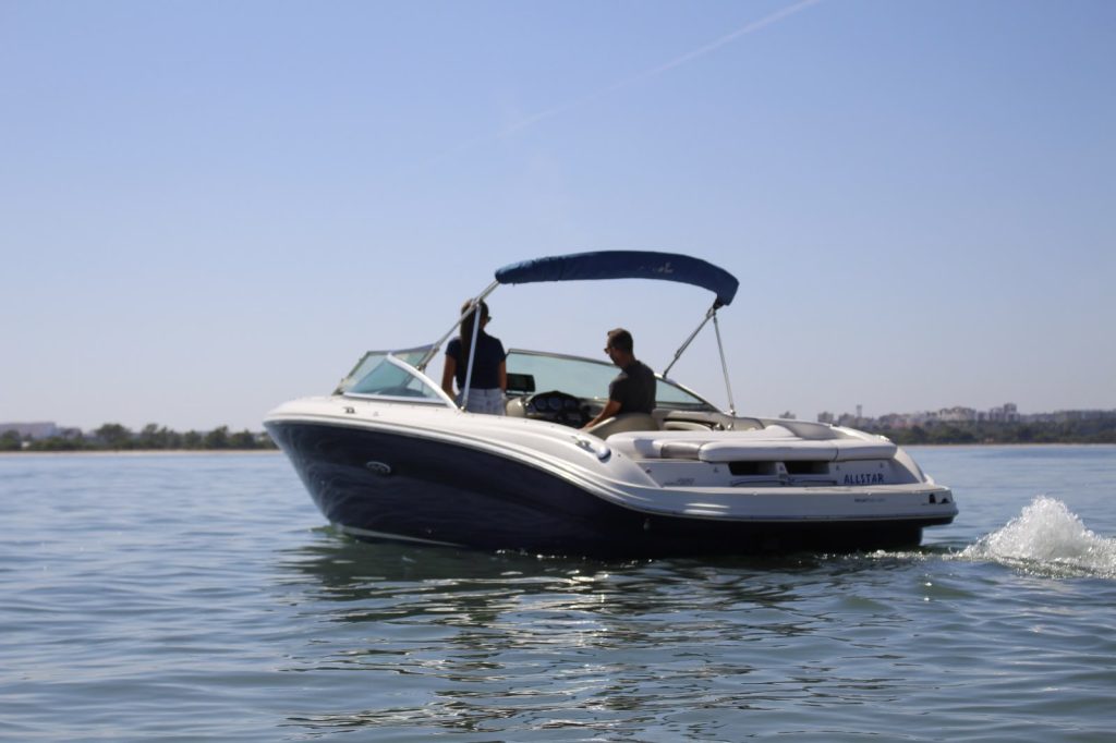 Sea-Ray Boat – private motor yacht rental in Lisbon with skipper | GMS Yachting