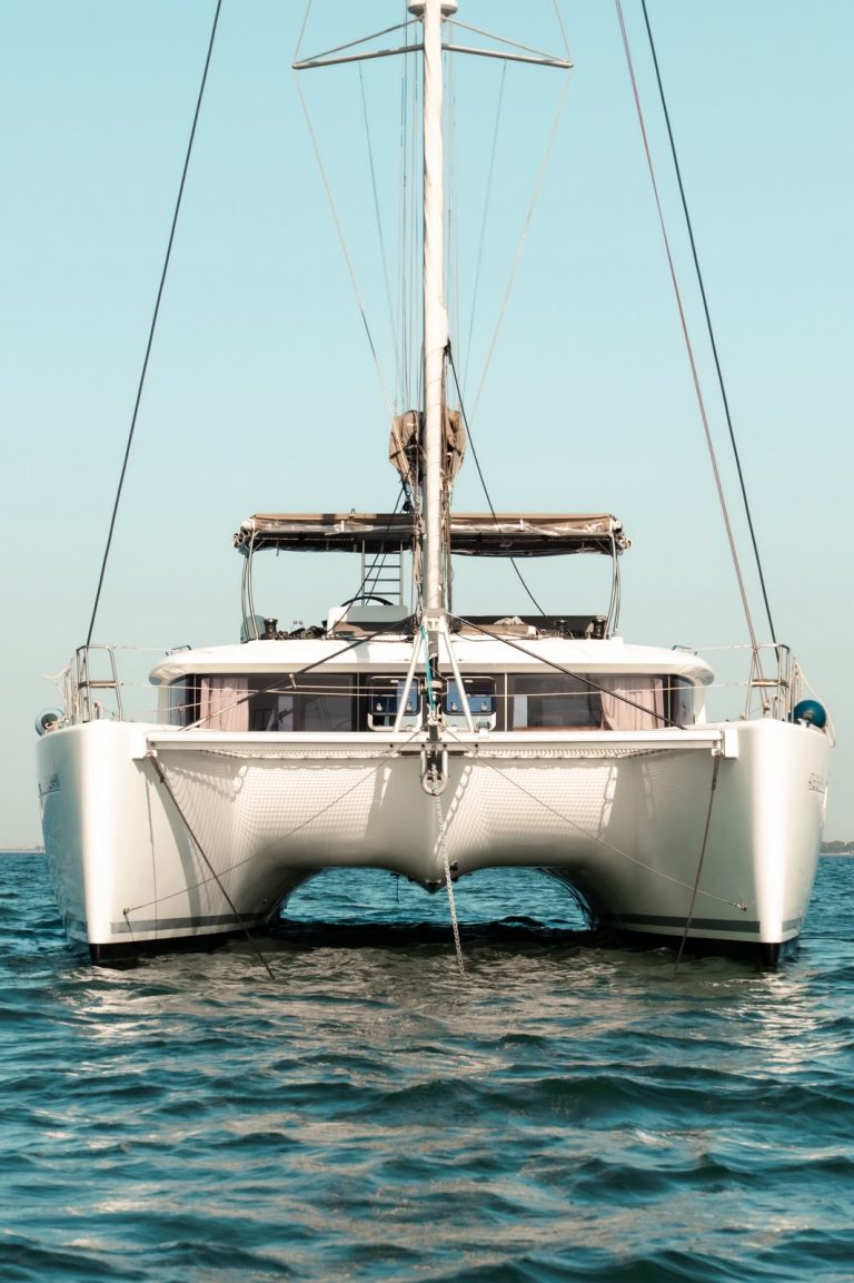 Catamaran Lagoon 45 – catamaran charter in Lisbon, photo 17 | GMS Yachting