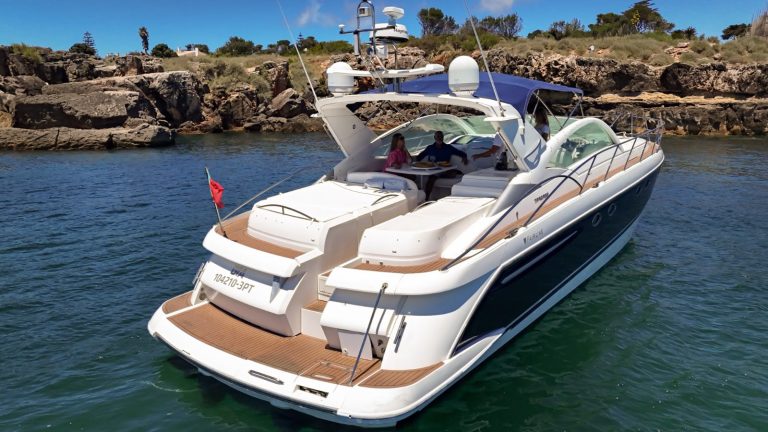 Yacht Fairline Targa 52 – motor yacht charter in Cascais, photo 5 | GMS Yachting