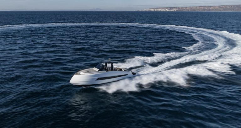 Yacht Astondoa 377 – yacht charter in Lagos, photo 2 | GMS Yachting
