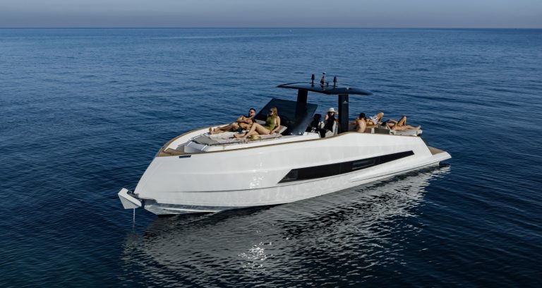 Yacht Astondoa 377