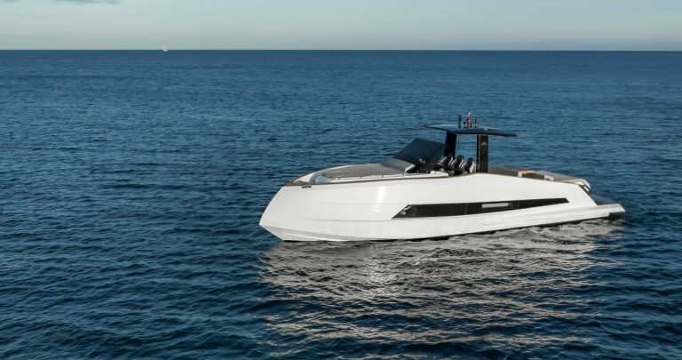 Yacht Astondoa 377 – yacht charter in Lagos, photo 8 | GMS Yachting