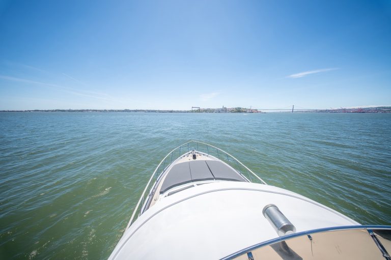 View from the Alexander 56 bow toward the 25 de Abril bridge – Vista da proa do Alexander 56 para a Ponte 25 de Abril