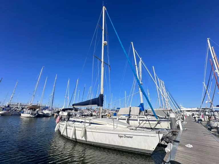 Sailboat Jeanneau 41