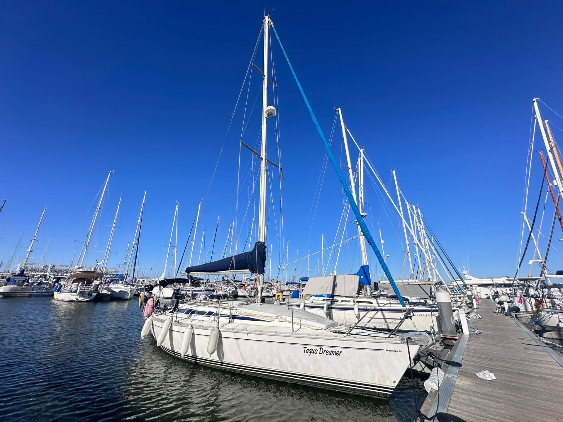 Sailboat Jeanneau 41